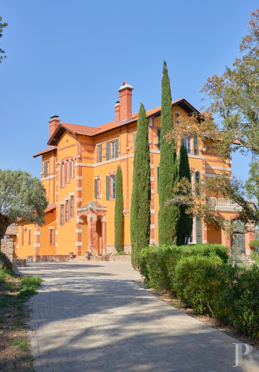 An Italian-inspired villa towering over the horizon and the sea, in the commune of Sainte-Maxime, in the Var department - photo  n°6